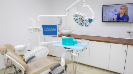 Clinicile stomatologice în trend pentru românii care vin în țară de sărbători. Cât costă un implant dentar aici și cu cât este mai ieftin față de alte state