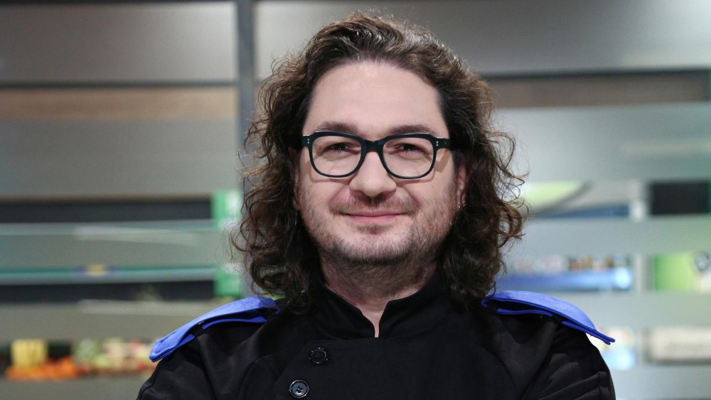 Cea mai bună rețetă pentru clătite. Ies pufoase și perfecte. Chef Florin Dumitrescu a făcut public secretul lui. Care este ingredientul cheie