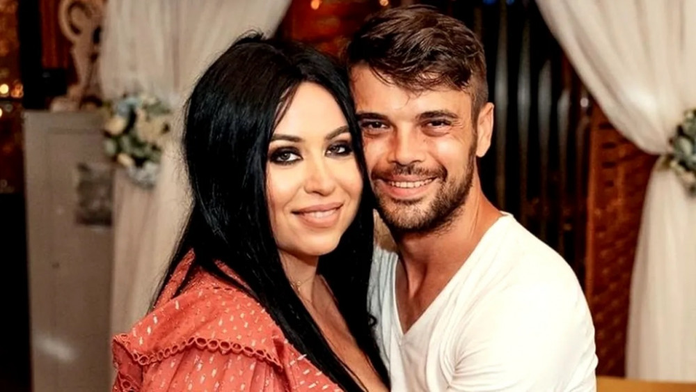 Marius Elisei o umilește din nou pe Oana Roman. A spus public ce făcea aceasta în pat. Cel mai jenant moment pentru vedetă