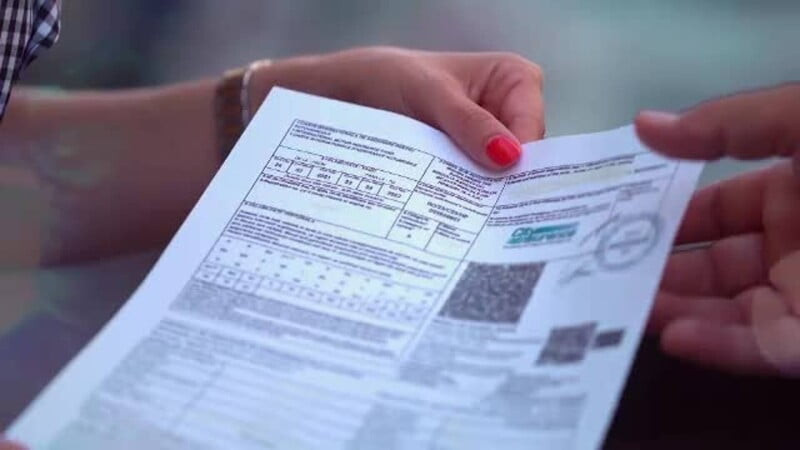 După falimentul Euroins o altă companie de asigurări care vinde RCA auto la preț mic are probleme mari. Ce se întâmplă cu clienții care au polițe aici