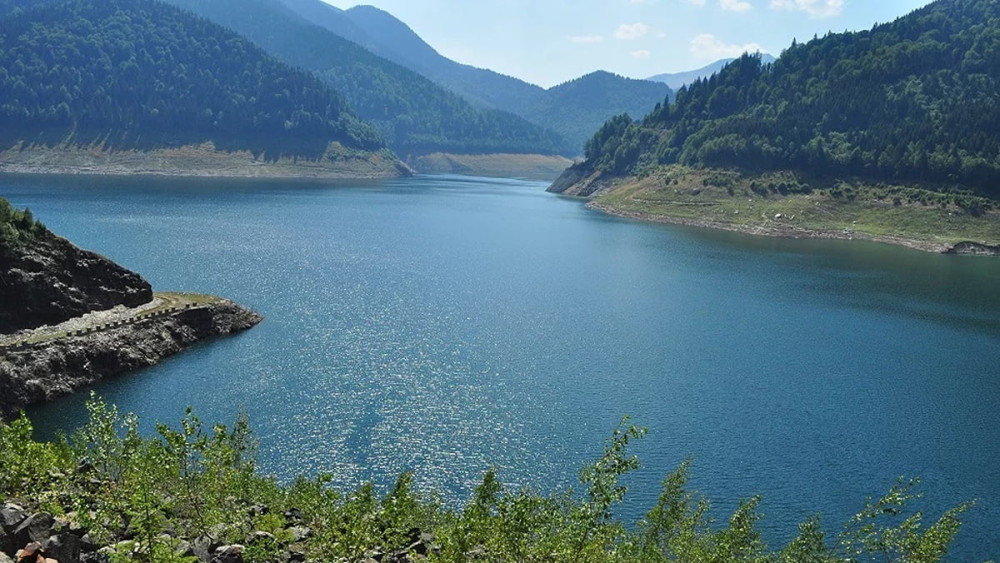 Locul secret din România unde au loc miracole în fiecare an. Chiar se întâmplă minuni aici de Sfânta Maria