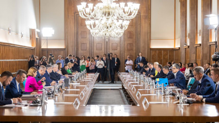 Ce se întâmplă dacă România rămâne cu un guvern minoritar condus de Ilie Bolojan până în toamnă