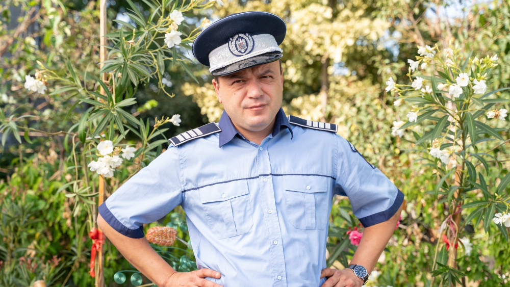 Panică totală la PRO TV Robi din Las Fierbinți a leșinat de două ori Ce i-a făcut colega sa Gianina Anca Dumitra întrece orice imaginație