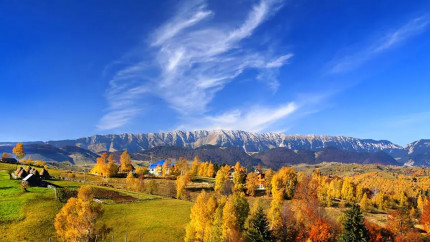 Locul sfânt din România unde se împlinesc dorințe Aici trebuie să vii să te rogi și în scurt timp apare un miracol. Mulți turiști vin aici și pentru frumusețea peisajelor