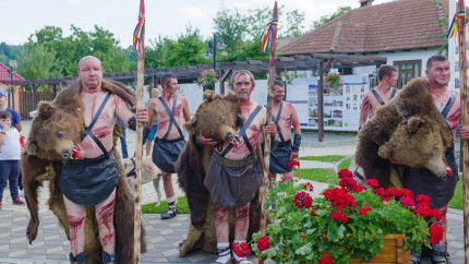 Noua stațiune din România care a fost luată cu asalt de turiștii străini. Nu este deloc scump dar are ceva unic în lume