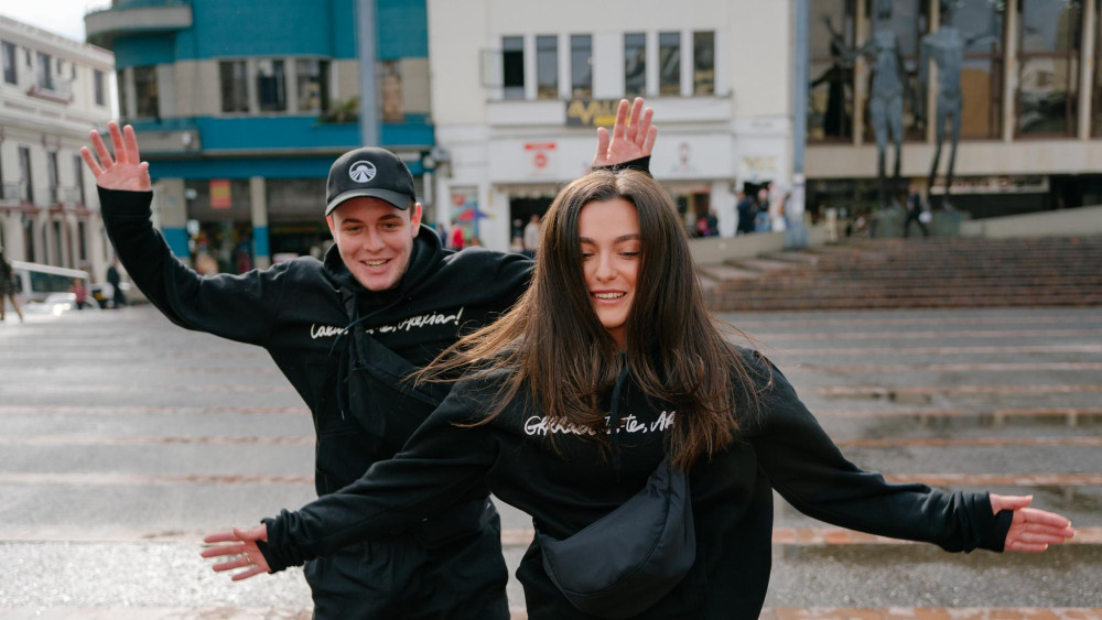 Cine este noua iubită super celebră a fiului Andreei Esca Pe Aris Eram nu-l deranjează nici diferența de vârstă și nici trecutul vedeti