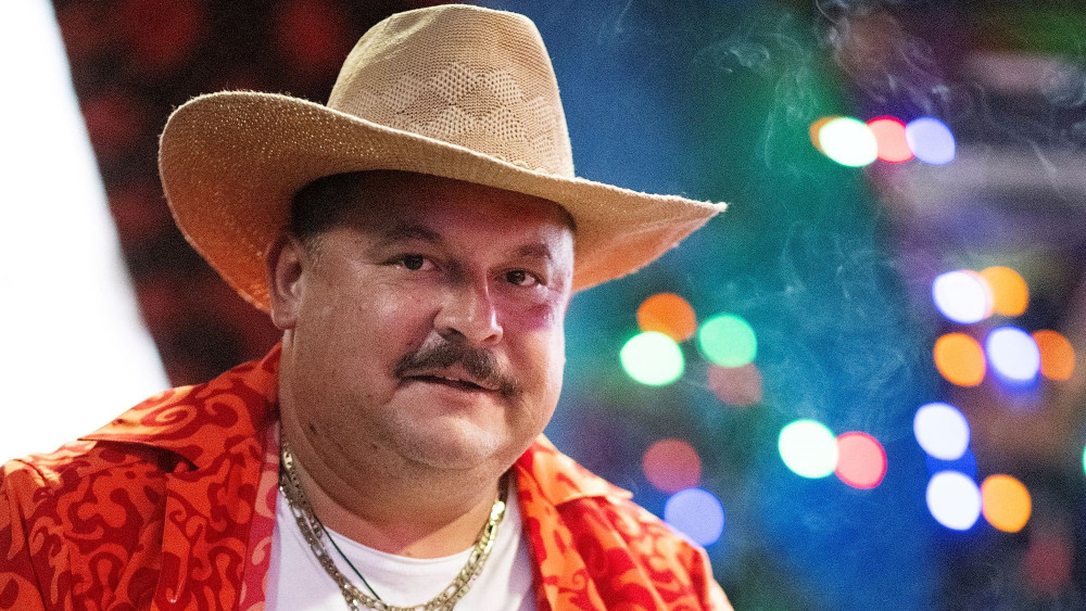 Va fi surpriza anului Cine va urca în această seară pe scena Românii au talent Mihai Bobonete va rămâne mască
