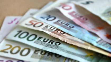 Când ar putea adera România la moneda EURO cel mai devreme. Are 4 criterii de îndeplinit mai întâi