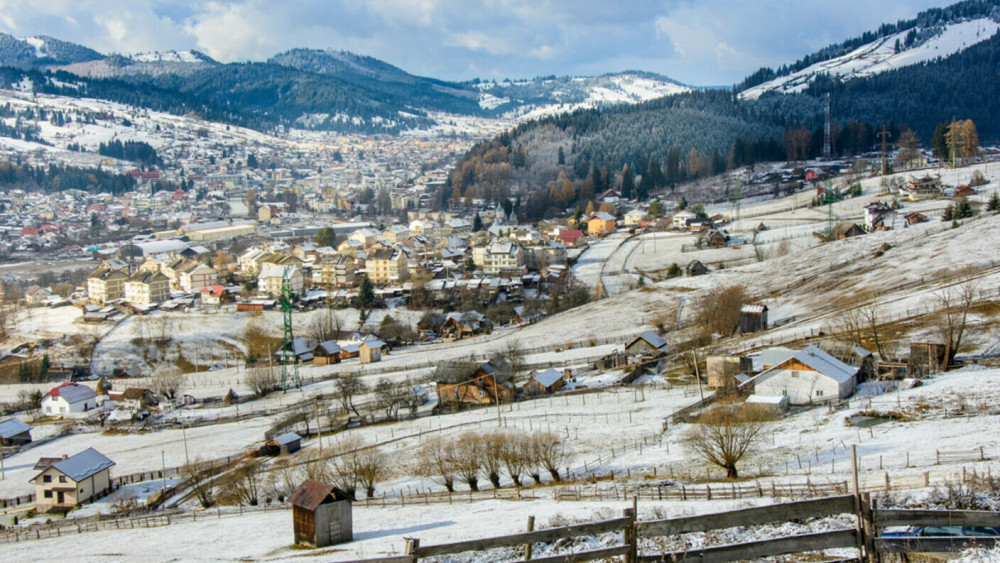 Locul superb din România unde te simți ca-n Elveția Este un adevărat Paradis al naturi dar puțin știu de el. E și foarte ieftină cazarea aici