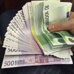 La ce bancă pot investi românii de acum chiar și doar 200 de lei pe lună și să câștige bani mulți din dividende fără să facă nimic