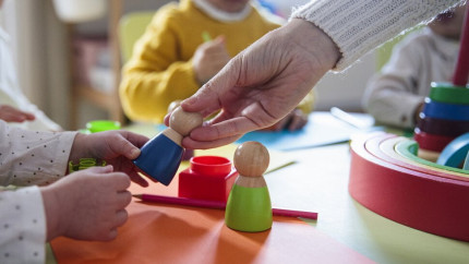Se dau câte 3.000 de euro bani de la stat celor care au copii sub această vârstă Trebuie făcută neapărat cerere. Data limită până la care pot fi depuse documentele