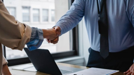 Cele 3 facultăți din România care îți oferă un job super bine plătit chiar din timpul studiilor. Poți câștiga mii de euro pe lună și la numai 20 de ani