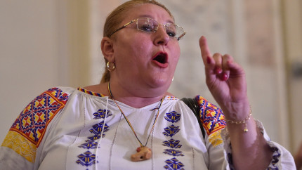 Ce vârstă are Diana Șoșoacă ce studii are și ce avere a strâns până acum De câte ori a fost căsătorită. Ultimul divorț s-a terminat în