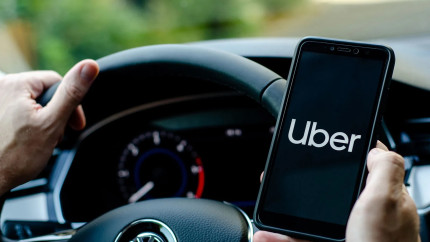Ai călătorit recent cu Uber Bolt sau BlackCab Ai putea plăti preț dublu cu cardul la curse. Anunț important de la ANAF