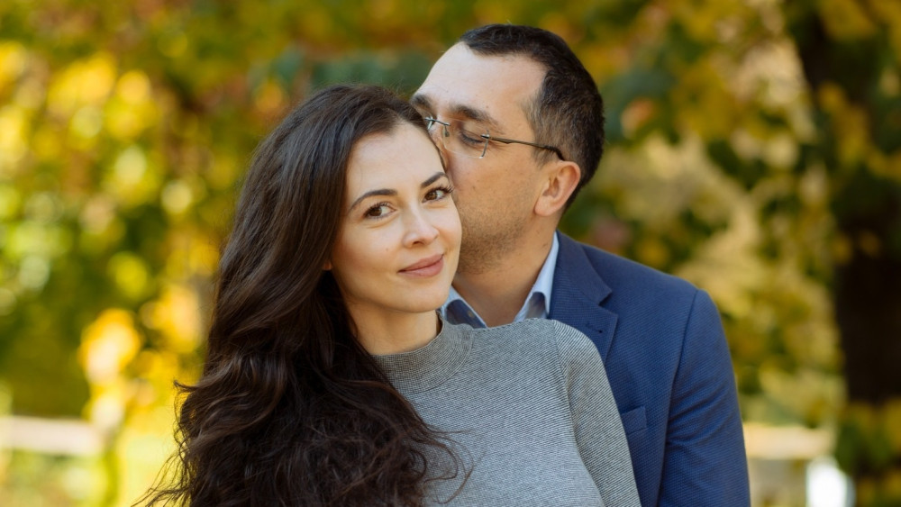 Vlad Voiculescu acuzat că și-ar fi înșelat partenera de viață cu un bărbat. Noi detalii incendiare ies la iveală