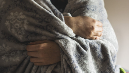 Românii care se încălzesc cu lemne riscă amendă de 10.000 de lei. Ce trebuie să faci ca să eviți sancțiunea