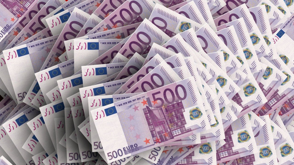 Părinții care pot primi câte 800 de euro de la stat. Banii se plătesc în fiecare lună. Este un program nou