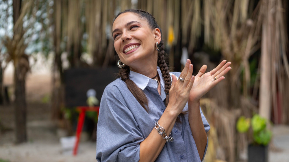 Ce vârstă are Irina Fodor și câte operații estetice are Prezentatoarea Asia Express și Chefi la Cuțite este cu 13 ani mai tânără decât soțul ei