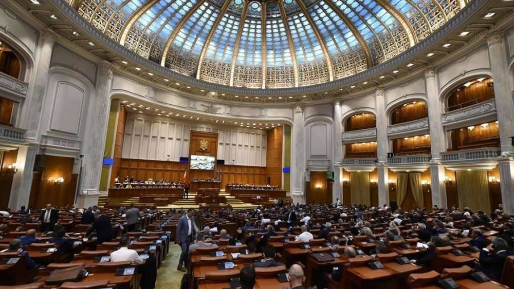 Salariul pe care îl primește lunar un parlamentar. Puțini știu adevărul. Pe lângă bani mai au și o mulțime de beneficii
