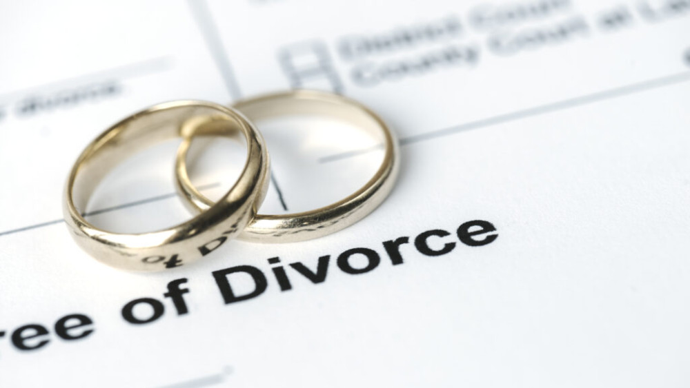 Un cuplu celebru din România divorțează. Cei doi păreau perfecți împreună la Antena 1