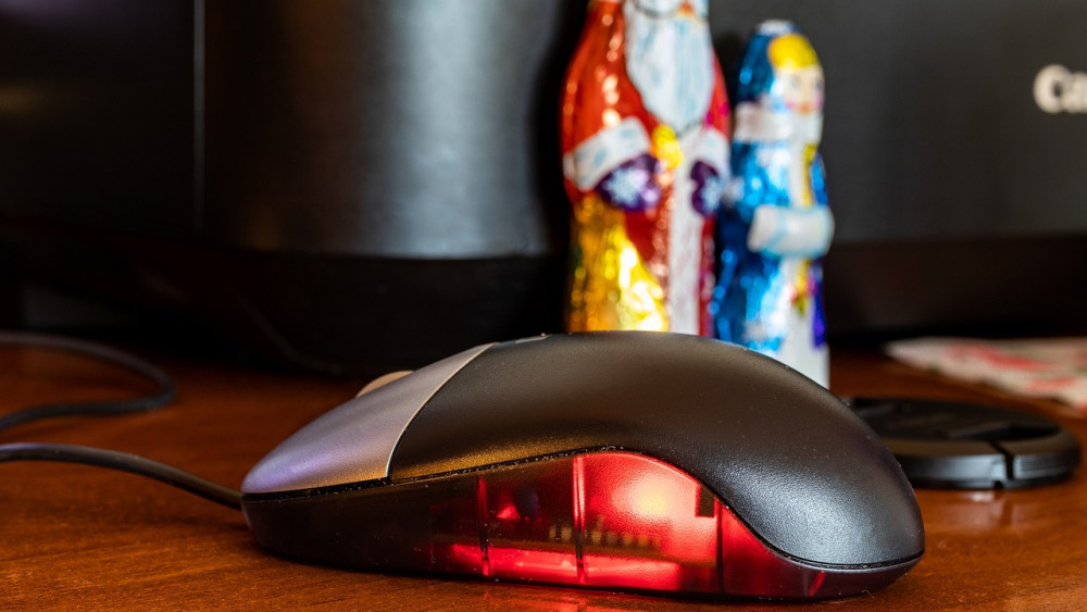 Top 5 cele mai bune mouse-uri. Te ajută și la gaming dar sunt bune și pentru office
