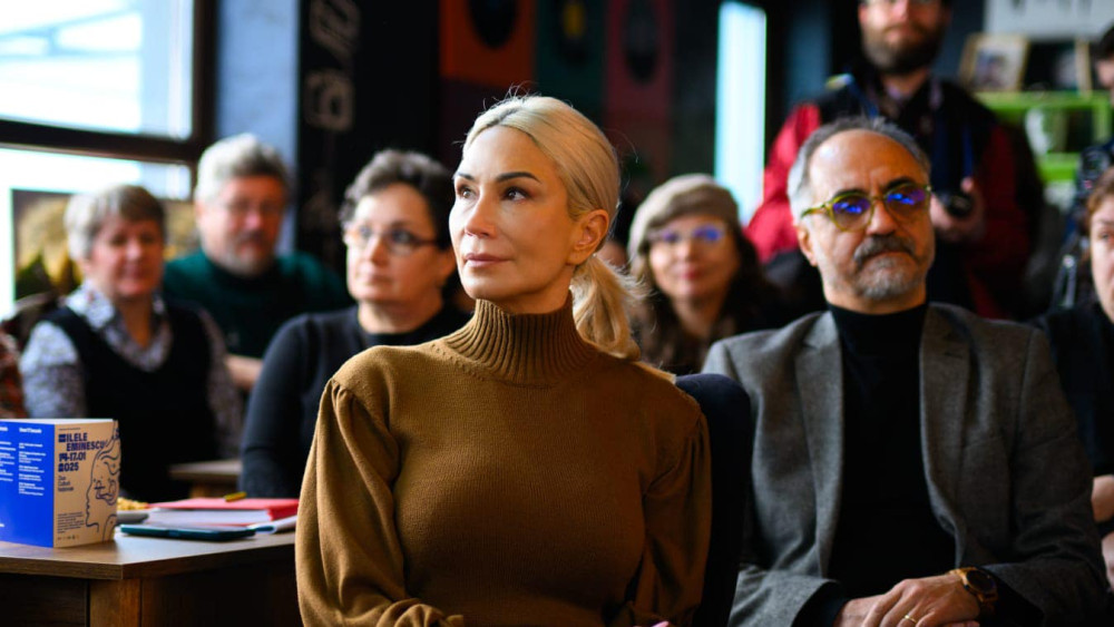 Cine este Raluca Turcan cu adevărat Ce studii ce avere are cine este soțul ei și ce funcții politice a deținut în ultimii 20 de ani