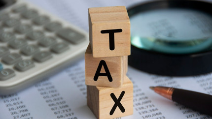 Apare o nouă taxă locală obligatorie legată de mașini. Cine nu o achită vor fi penalizați puternic