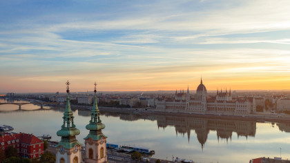 București versus Budapesta Care dintre cele două capitale a atras mai mulți turiști în 2025 Datele statistice oficiale la nivel regional