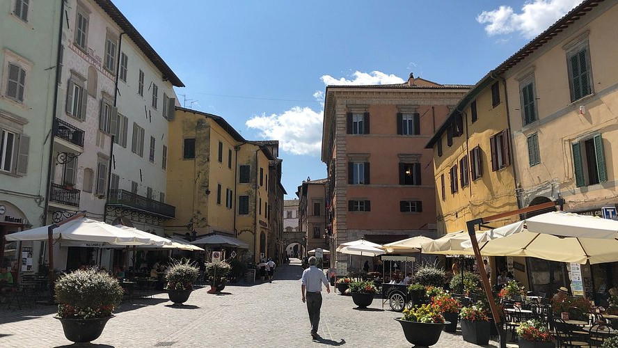 Țara puternică din Europa unde poți cumpăra case la prețuri mici. Sunt mult mai ieftine decât România iar peisajele sunt de poveste