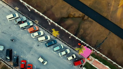 Top 6 cele mai bune mașini care parchează singure. Au cea mai bună tehnologie de asistență la parcare