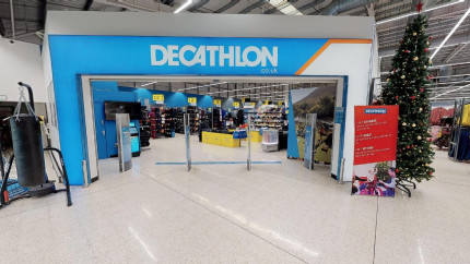 Ți-ai cumpărat haine de la DECATHLON ori alte accesorii Probleme mari pentru lanțul francez din România. Au intervenit autoritățile