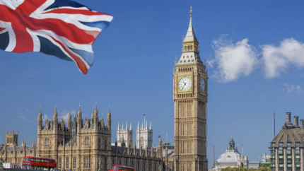 Piața imobiliară din Marea Britanie s-a prăbușit Cât costă în prezent un apartament sau o casă în funcție de regiune În lunile următoare tarifele ar putea urca din nou