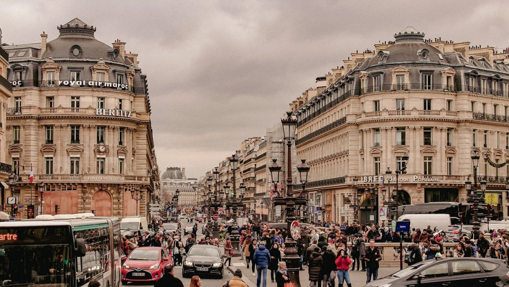 Adio New York Tokyo sau Roma Singurul oraș de pe glob considerat ca fiind perfect pentru turiști. Se află în Europa și mulți români îl vizitează
