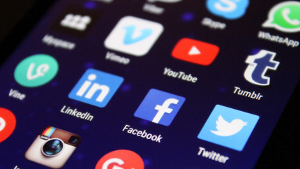 Accesul minorilor sub 16 ani la internet interzis. Vor avea voie doar cu acordul părinților. Se dă lege