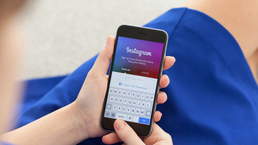 Parola online care poate fi spartă în câteva secunde. NU o seta niciodată la Facebook Instagram sau TikTok