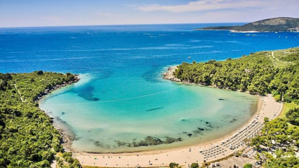 Adio Monaco sau Ibiza Noua destinație luxoasă și ieftină din Europa. Cine ajunge aici nu mai vrea să meargă niciodată în Grecia sau Bulgaria