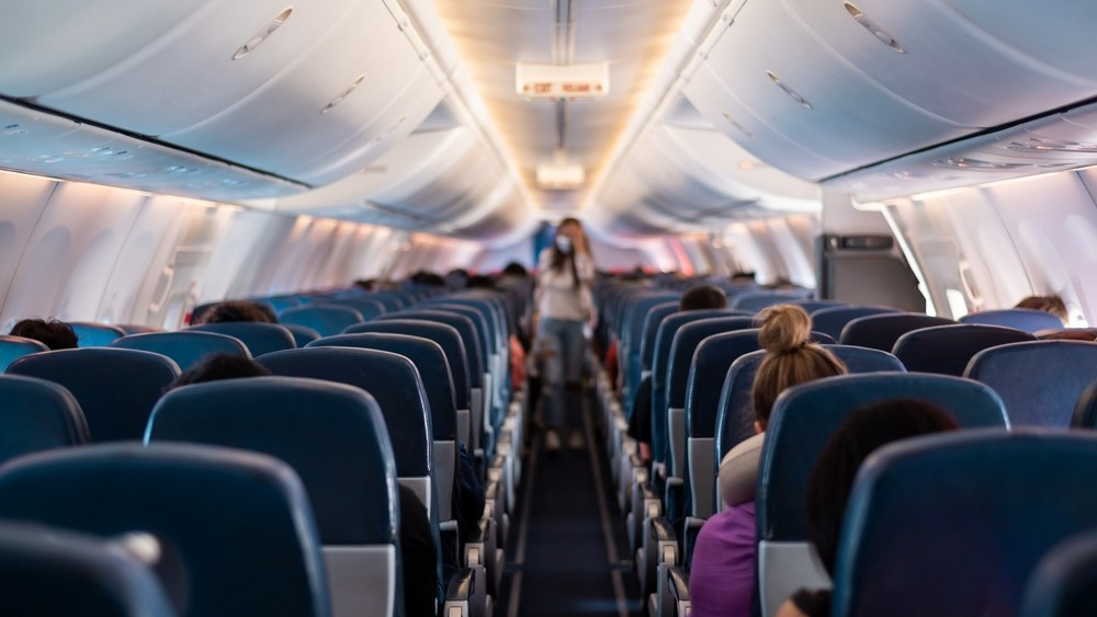 Cum poți primi loc gratuit în orice avion până pe 31 august Rezervarea trebuie făcută neapărat de un adult
