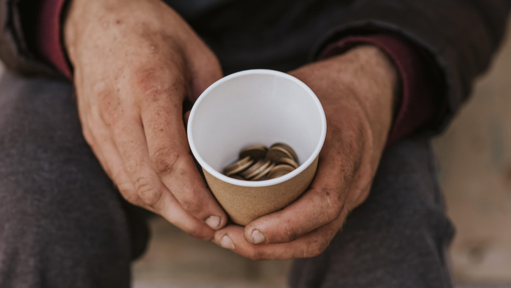 Orașul din România care a fost invadat de cerșetori. Creșterea numărului persoanelor de acest tip este mai mare ca oriunde în țară