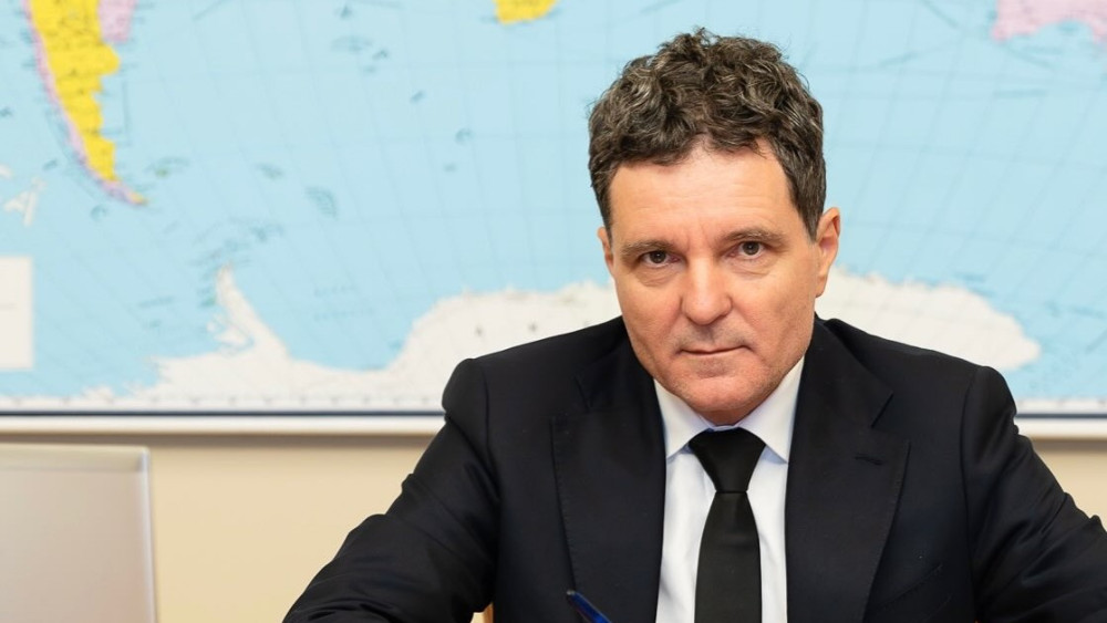 Femeia de care ar fi îndrăgostit președintele Nicușor Dan. NU este vorba despre Mirabela Grădinaru mama copiilor săi. Imaginile au devenit virale
