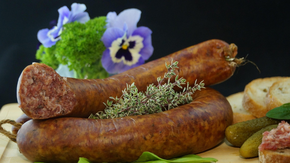 Rețeta pentru cei mai buni cârnați de casă. Ingredientul secret care le dă un gust special le amplifică aroma