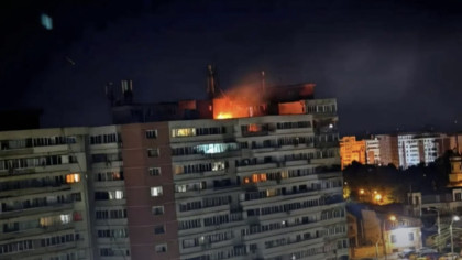 O dronă rusească a explodat pe acoperișul unui bloc din Galați S-a simțit ca un bombardament. Patru persoane au fost transportate la spital