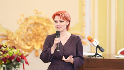 Cine este primul soț al Liei Olguța Vasilescu câți copii are și ce studii a absolvit în anul 1997. Povestea completă a celei mai puternice voci din PSD