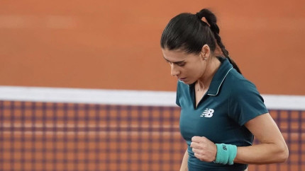 Pe ce loc urcă Sorana Cîrstea în clasamentul WTA dacă o învinge pe Xiyu Wang și se califică în sferturi la Roland Garros