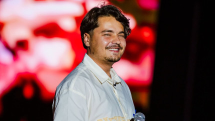Selly dă bilete gratis la Nibiru Ce trebuie să facă cei interesați pentru a intra în posesia lor
