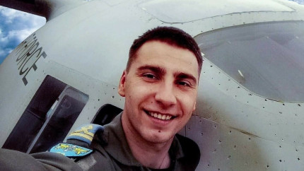 A murit pilotul militar Mihai Vîrdol protagonistul emisiunii La Muncă cu Selly și Smiley. Avea 36 de ani și făcea parte din elita Armatei