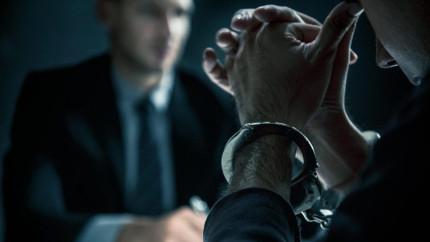 Doi părinți în arest preventiv după ce au luat la bătaie o profesoară din comuna Crângurile județul Dâmbovița. De ce au recurs la acest gest revoltător