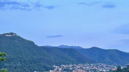 Top 5 cele mai bune hoteluri din Brașov și Poiana Brașov conform recenziilor Google Cât costă o noapte de cazare și unde găsești servicii premium