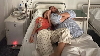 Vacanță de coșmar pentru Taticool și fosta șefă CNA Cristina Pocora. Toată familia a ajuns cu dureri mari la spital 8222Paralela 45 8211 NU8221