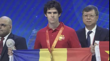 Povestea fenomenalului David Mărghidan singurul român medaliat cu aur la Olimpiada de Matematică din Shanghai la ce liceu învață și cum a ajuns cel mai bun din lume