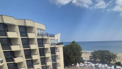Coșmar de 1.450  la un hotel din Sunny Beach Bulgaria Fără aer condiționat la peste 30C în cameră românii s-au trezit și cu jandarmii la ușă